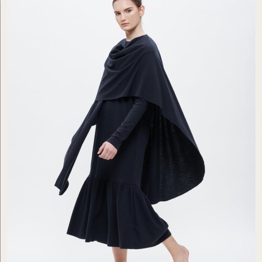 BLACK CRANE Black Wool Poncho Wrap Midnight OS